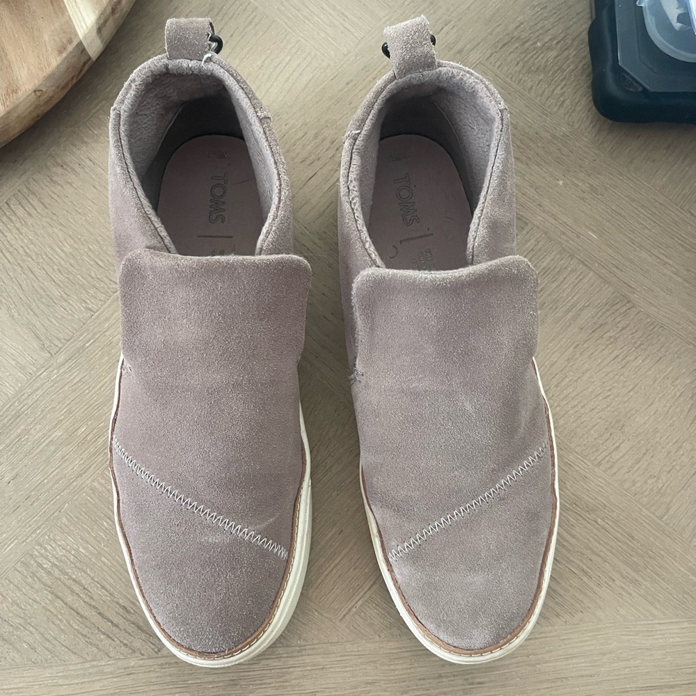 Toms Paxton size 7.5